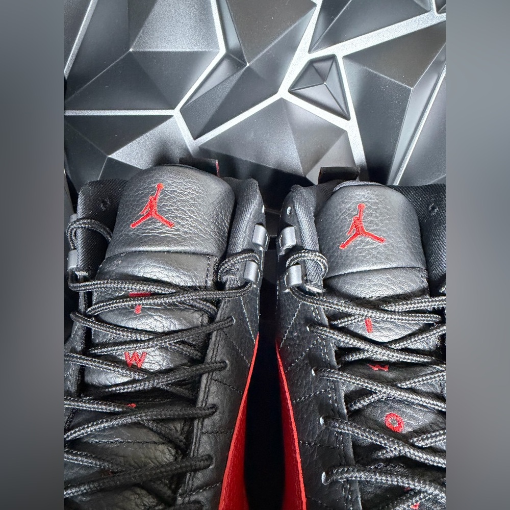 Jordan Men's Black Retro 12 - Picture 4 of 14